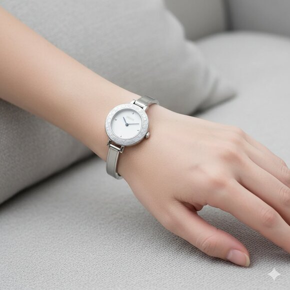 Coach Bridgit Wrist Watch White Patent Leather Silver Stainless Steel Y2k 2000s - Picture 11 of 11